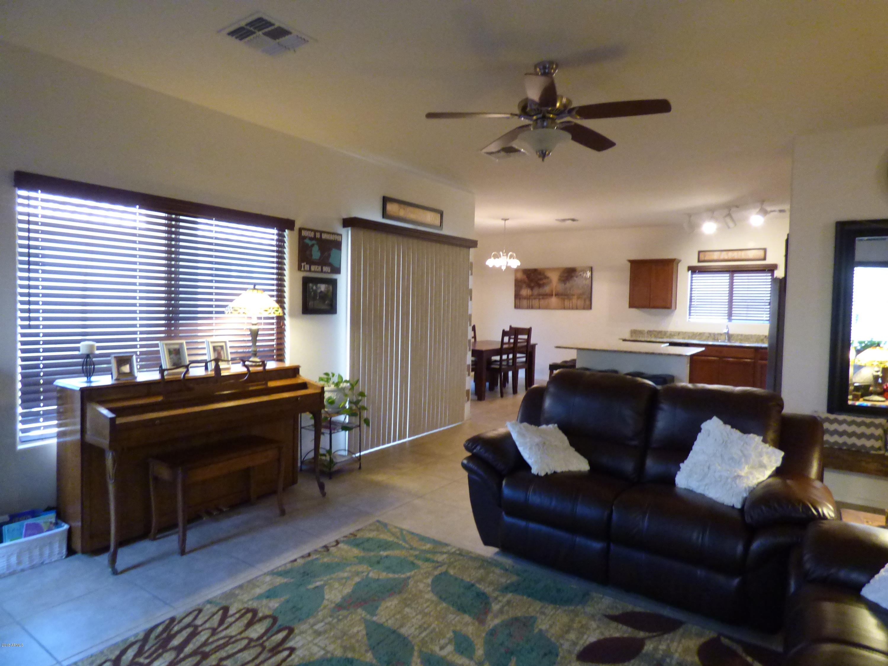 2537 South Powell Road Apache Junction, AZ 85119 - Photo 5 of 38 Great room 2
