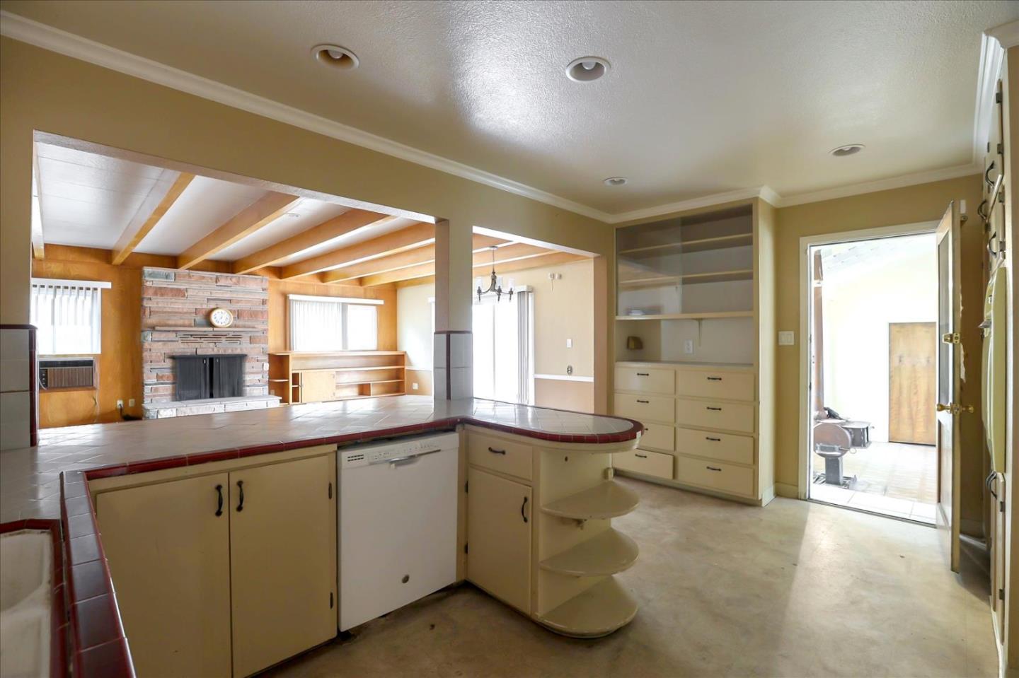 10150 Clayton Road San Jose, CA 95127 - Photo 8 of 61