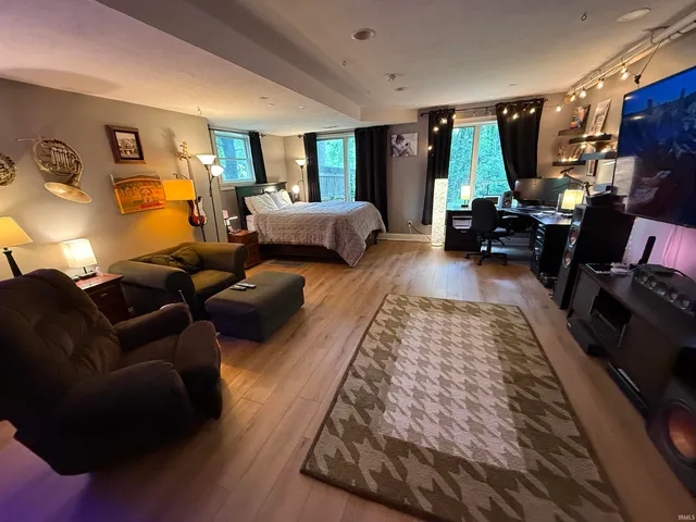 $949,900 | 4968 N Street, Bloomington, IN 47404