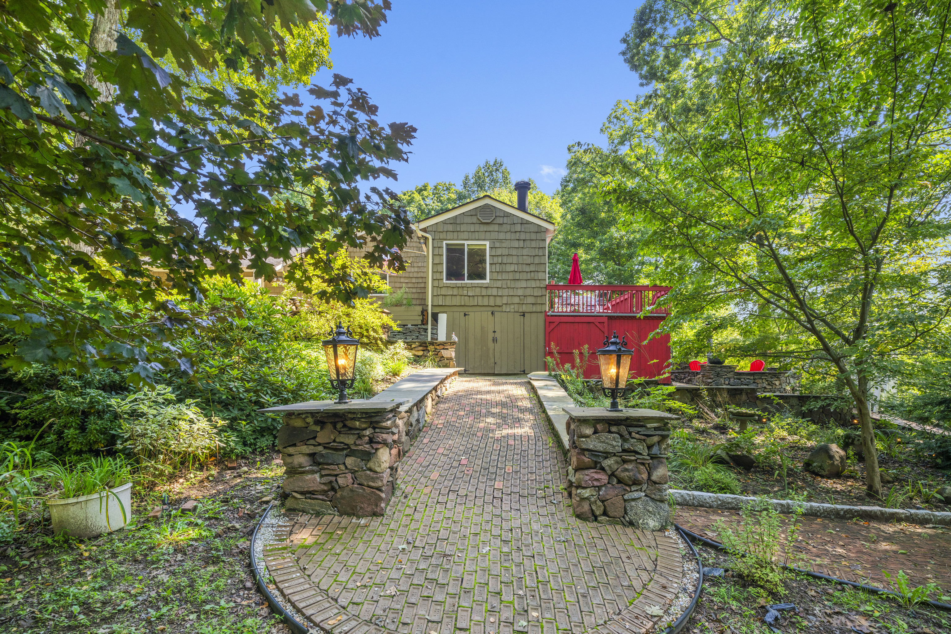 92 Kenmore Road Bloomfield, CT 06002 - Photo 30 of 38 a front view of a house with yard
