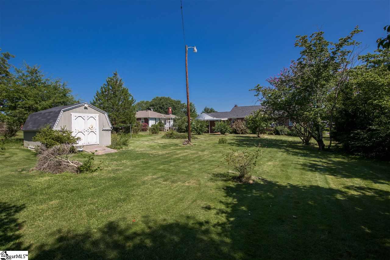 9 Cole Road Greenville, SC 29611 - Photo 4 of 20