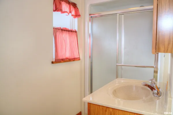 $94,900 | 702 West Piper Street, Macomb, IL 61455