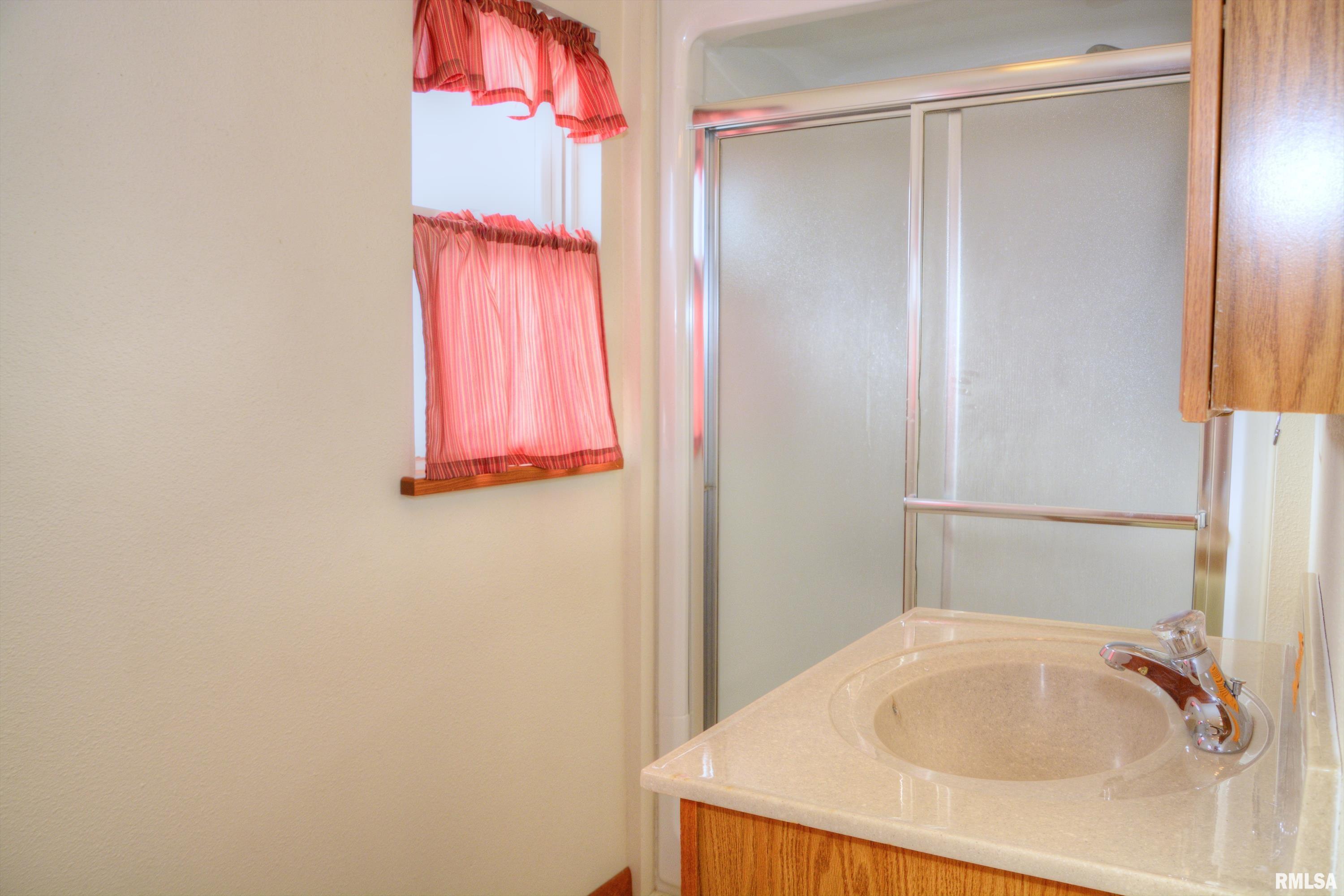 702 West Piper Street Macomb, IL 61455 - Photo 11 of 20