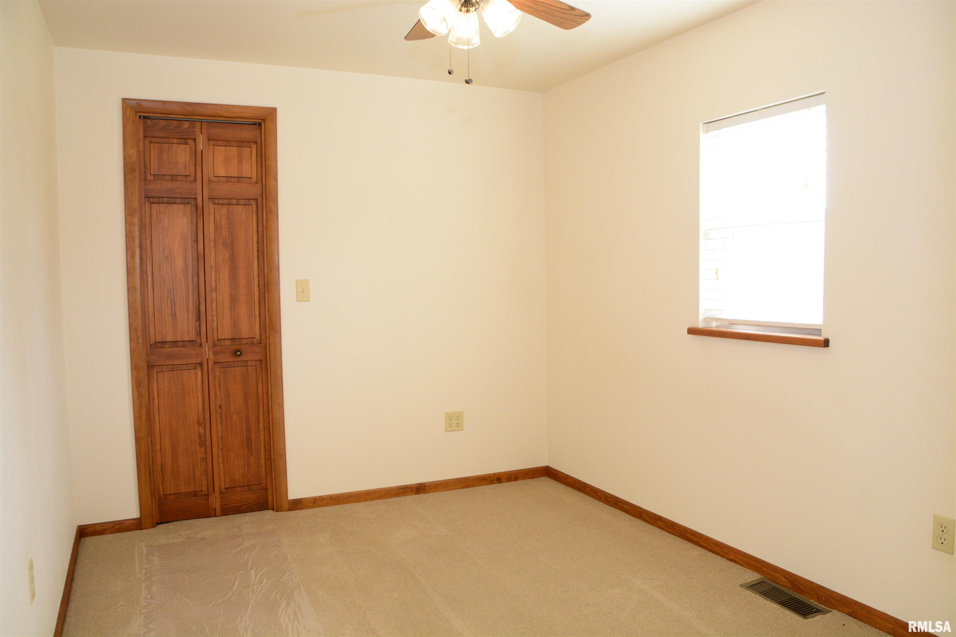 702 West Piper Street Macomb, IL 61455 - Photo 12 of 20