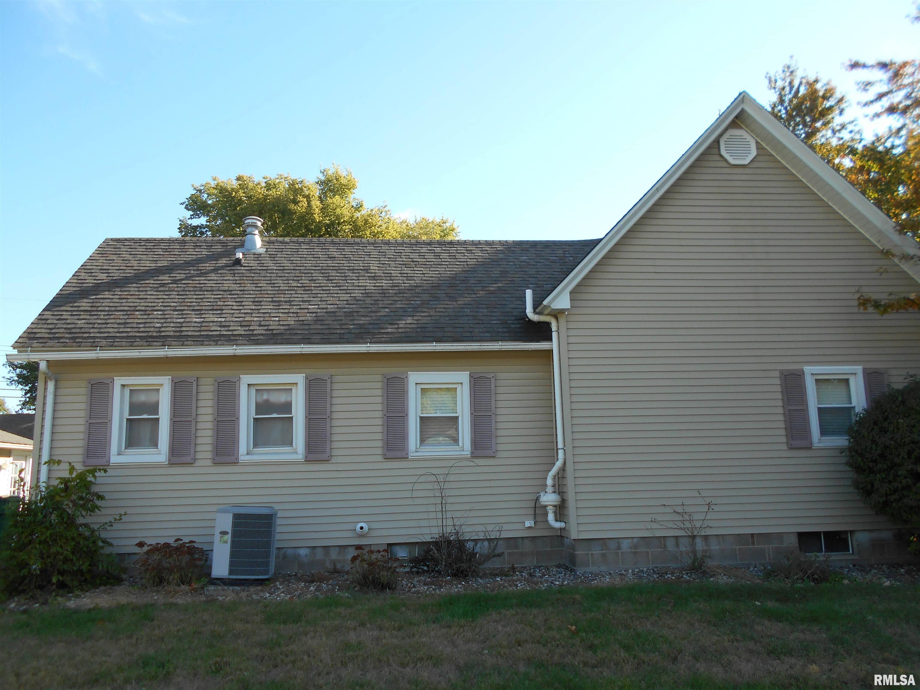 702 West Piper Street Macomb, IL 61455 - Photo 2 of 15