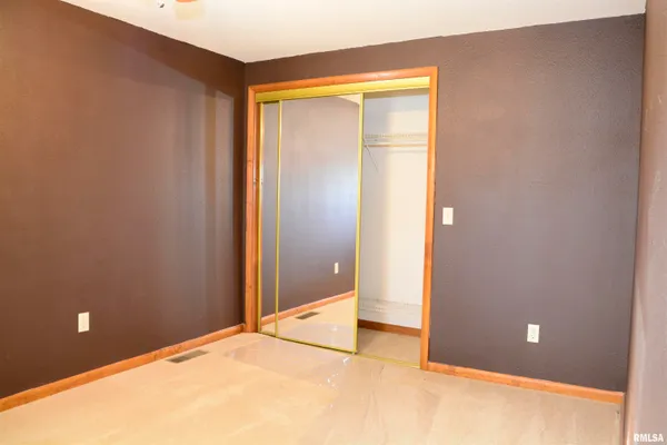 $94,900 | 702 West Piper Street, Macomb, IL 61455