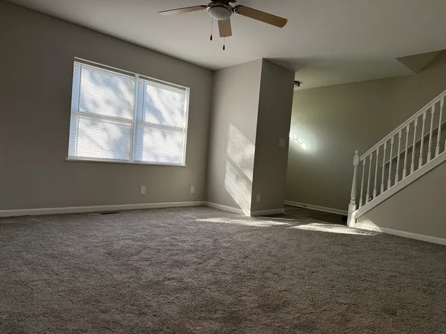 $249,000 | 685 Old Indian Trail, Aurora, IL 60506