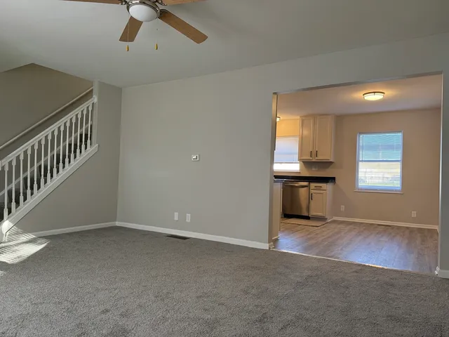 $249,000 | 685 Old Indian Trail, Aurora, IL 60506