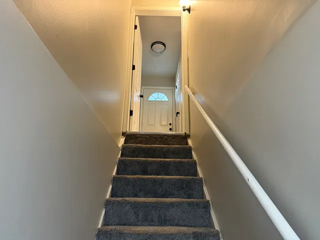 $249,000 | 685 Old Indian Trail, Aurora, IL 60506