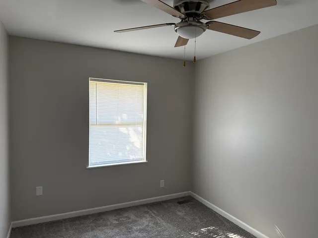 $249,000 | 685 Old Indian Trail, Aurora, IL 60506