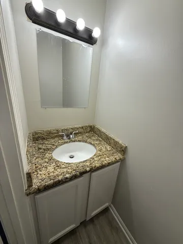 $249,000 | 685 Old Indian Trail, Aurora, IL 60506