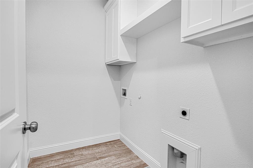 204 High Rdg Court Godley, TX 76044 - Photo 25 of 28 a view of room with hardwood floor