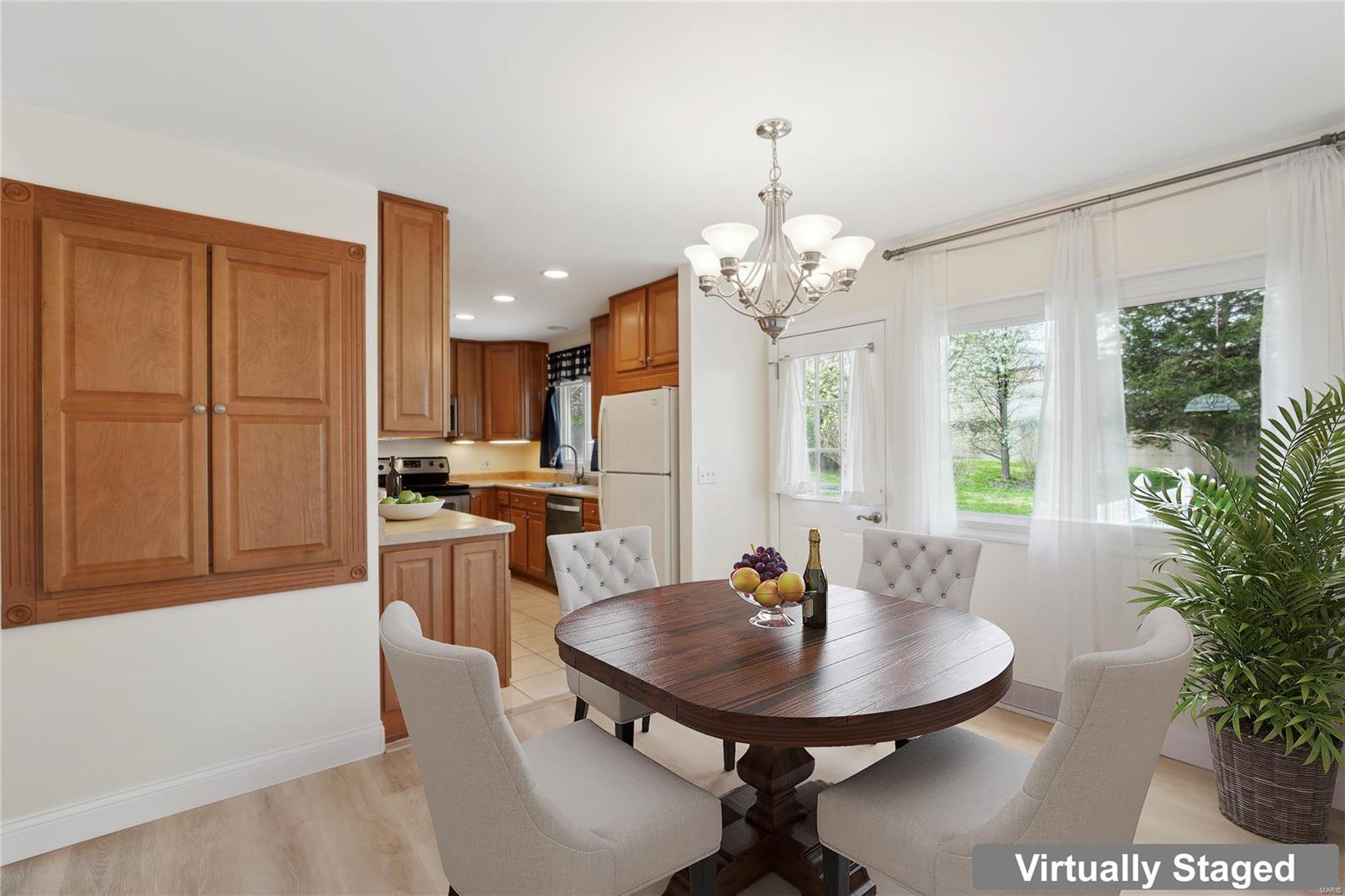 115 Vlasis Drive Ballwin, MO 63011 - Photo 11 of 38