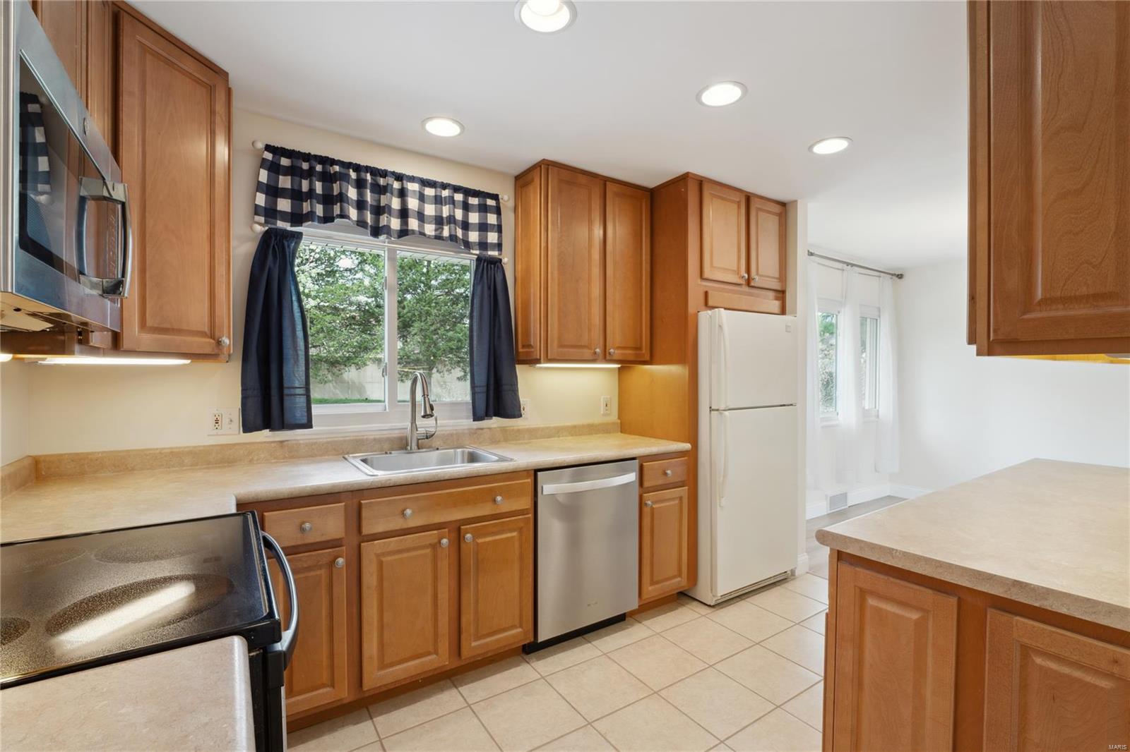 115 Vlasis Drive Ballwin, MO 63011 - Photo 16 of 38