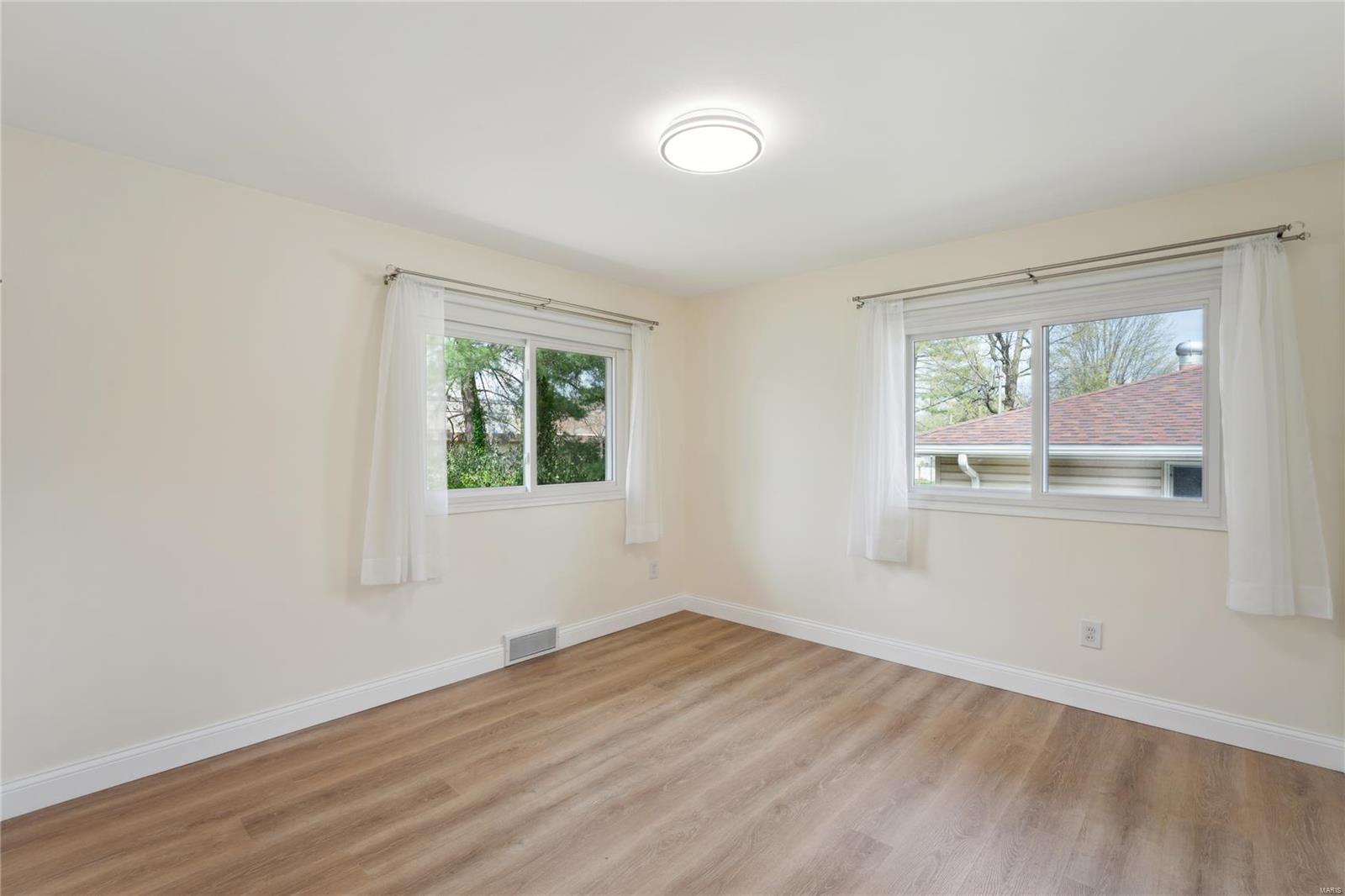 115 Vlasis Drive Ballwin, MO 63011 - Photo 19 of 38