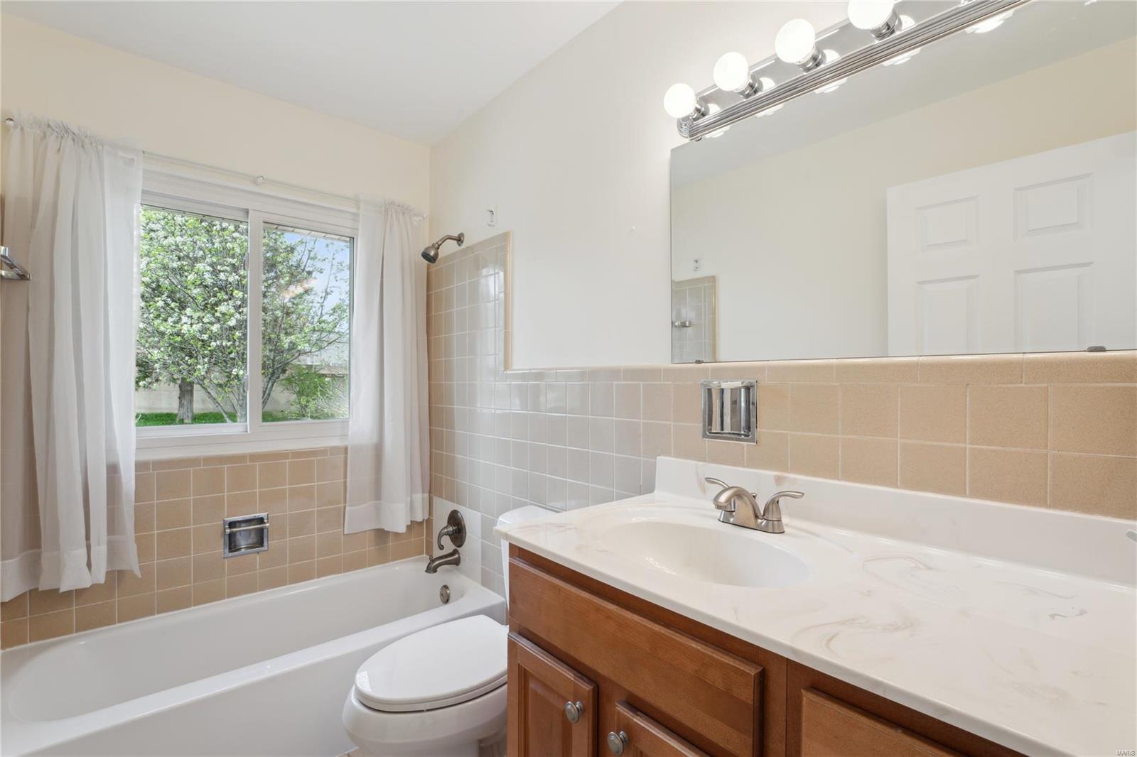 115 Vlasis Drive Ballwin, MO 63011 - Photo 26 of 38