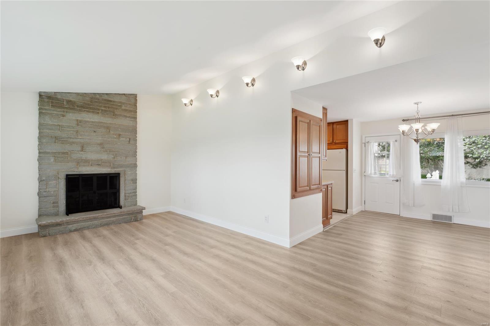 115 Vlasis Drive Ballwin, MO 63011 - Photo 6 of 38