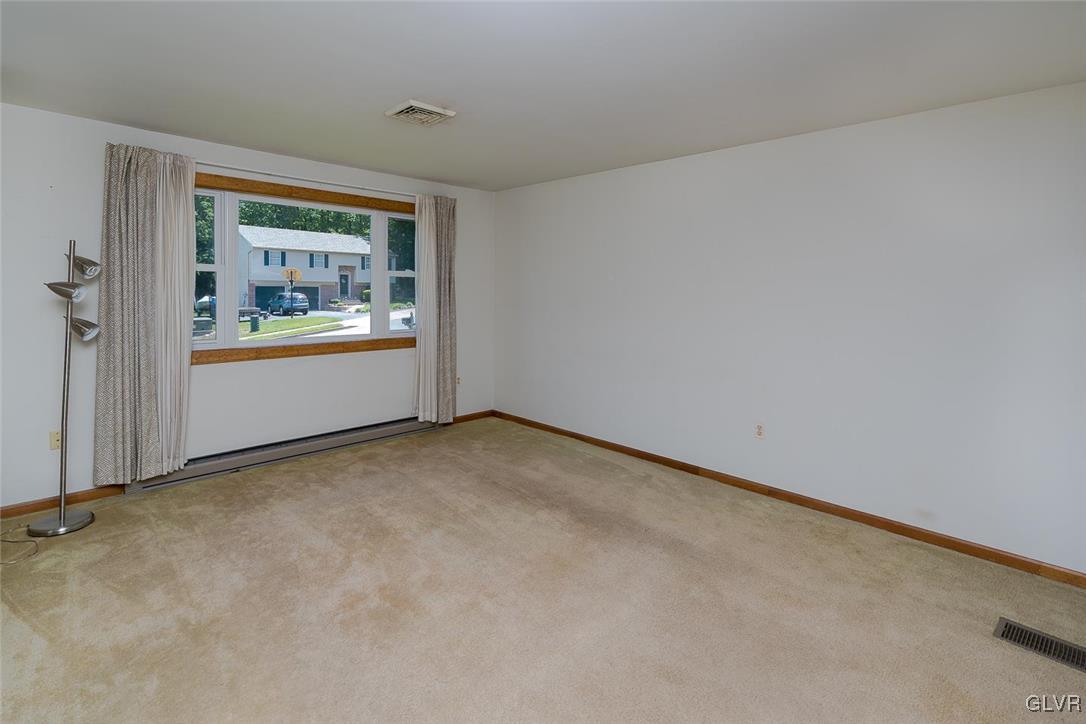 109 Windsor Road Alburtis, PA 18011 - Photo 3 of 17 Gallery Image 3