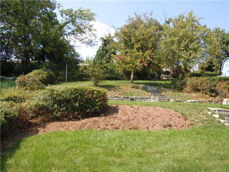 1446 Greentree Road Pittsburgh, PA 15220 - Photo 8 of 8 Yard/Garden.
