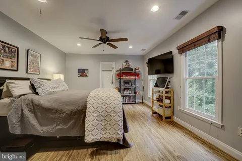 $1,995,000 | 13101 Ridge Drive, Rockville, MD 20850
