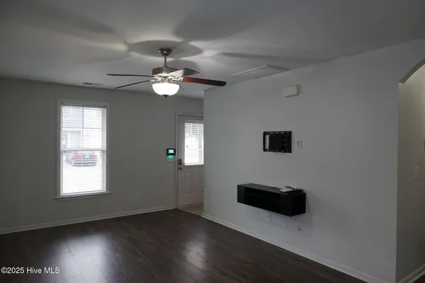 $1,500 | 244 Caldwell Loop, Jacksonville, NC 28546