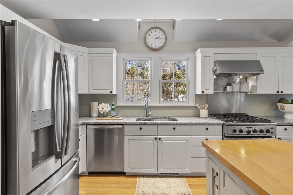 47 Bridgecourt Lane Concord, MA 01742 - Photo 4 of 35