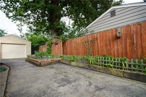 439 South Kenmore Road Indianapolis, IN 46219 - Photo 18 of 18 Gallery Image 18