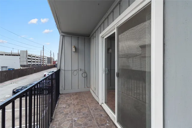 $1,400 | 1901 South Voss Road, Unit 9, Houston, TX 77057