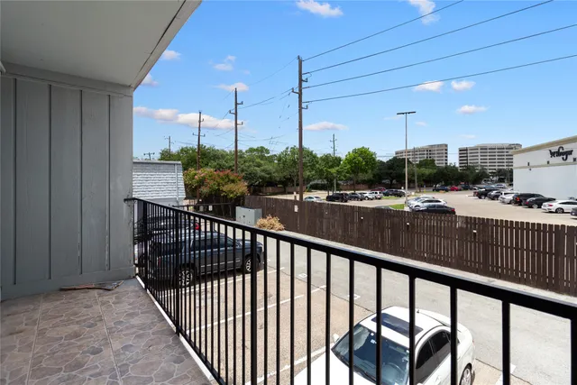 $1,400 | 1901 South Voss Road, Unit 9, Houston, TX 77057