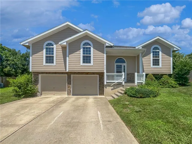 $276,000 | 18100 East 11th Terrace Court North, Independence, MO 64056