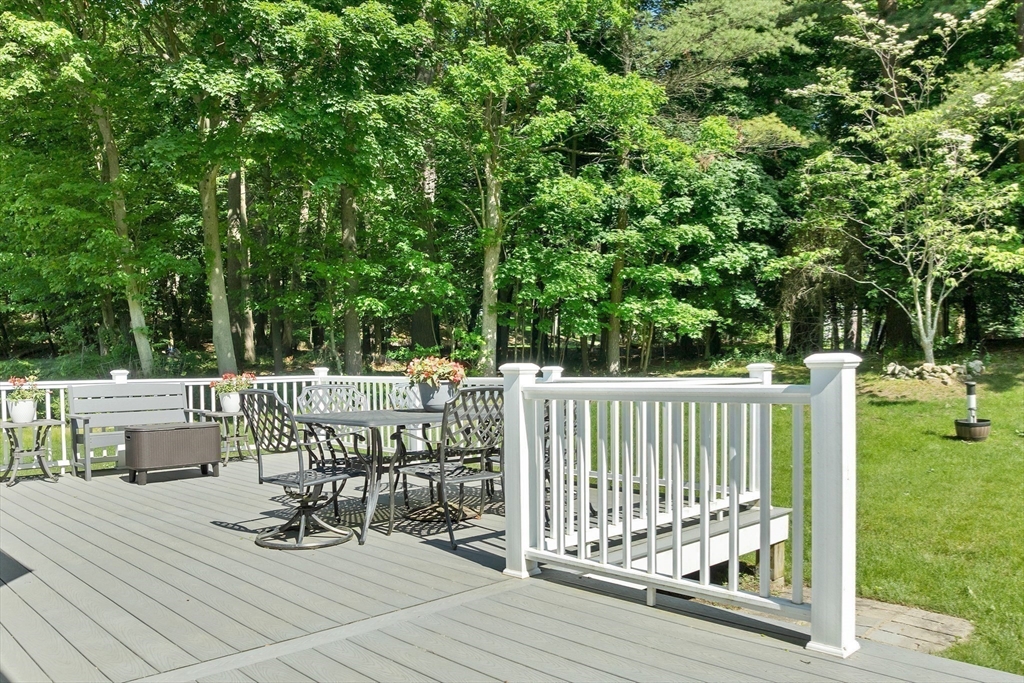 29 Trickett Road Lynnfield, MA 01940 - Photo 23 of 38