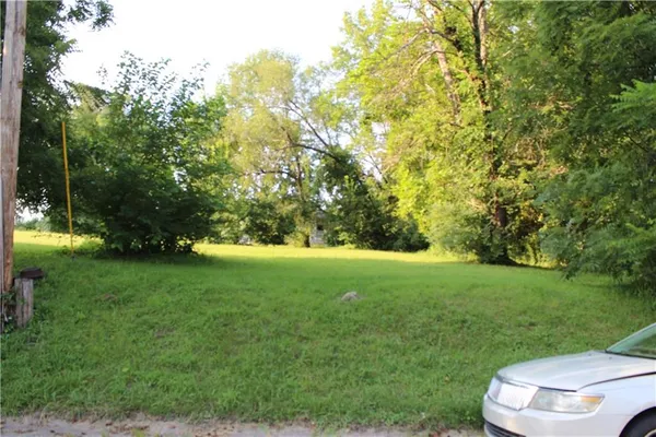 $35,000 | 210-214 Springdale Avenue, Bonner Springs, KS 66012