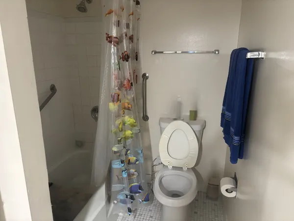 $189,900 | 1311 South Finley Road, Unit 103, Lombard, IL 60148
