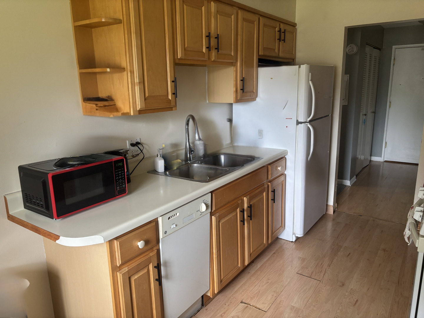 1311 South Finley Road, Unit 103 Lombard, IL 60148 - Photo 3 of 9