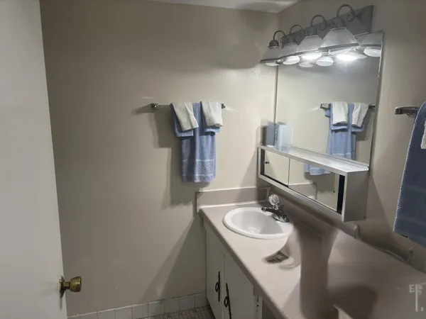 $189,900 | 1311 South Finley Road, Unit 103, Lombard, IL 60148