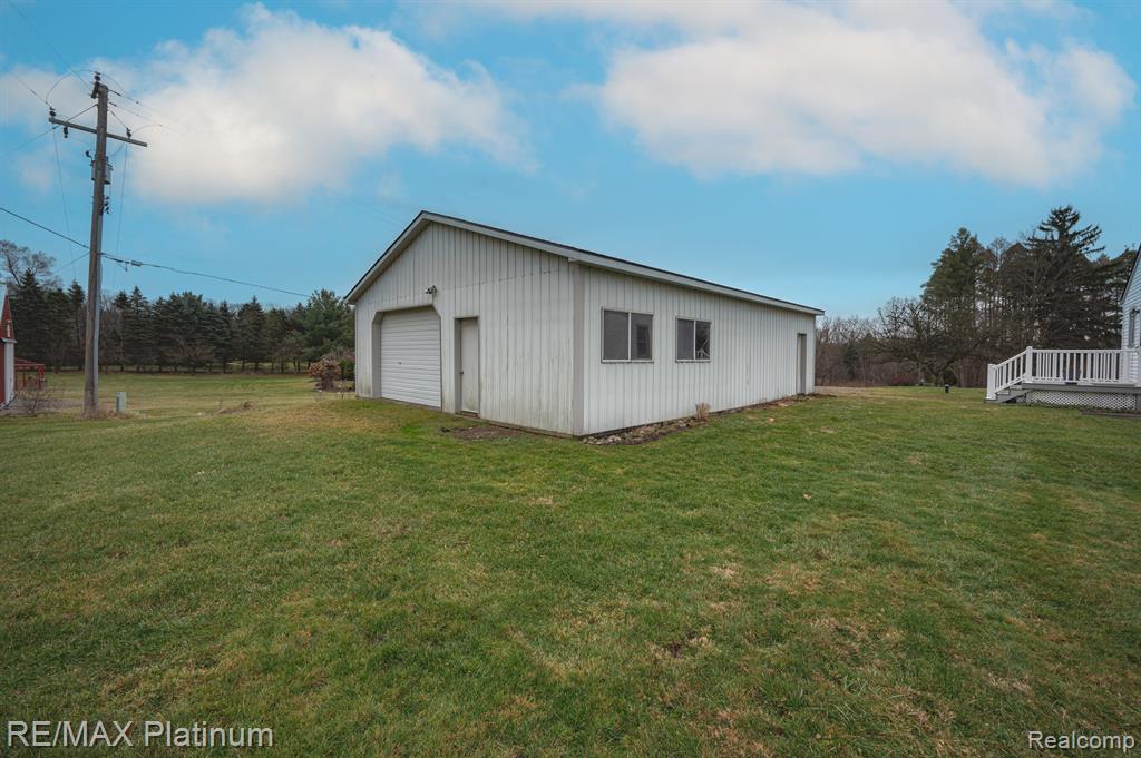 850 West Maple Road Milford, MI 48381 - Photo 6 of 34