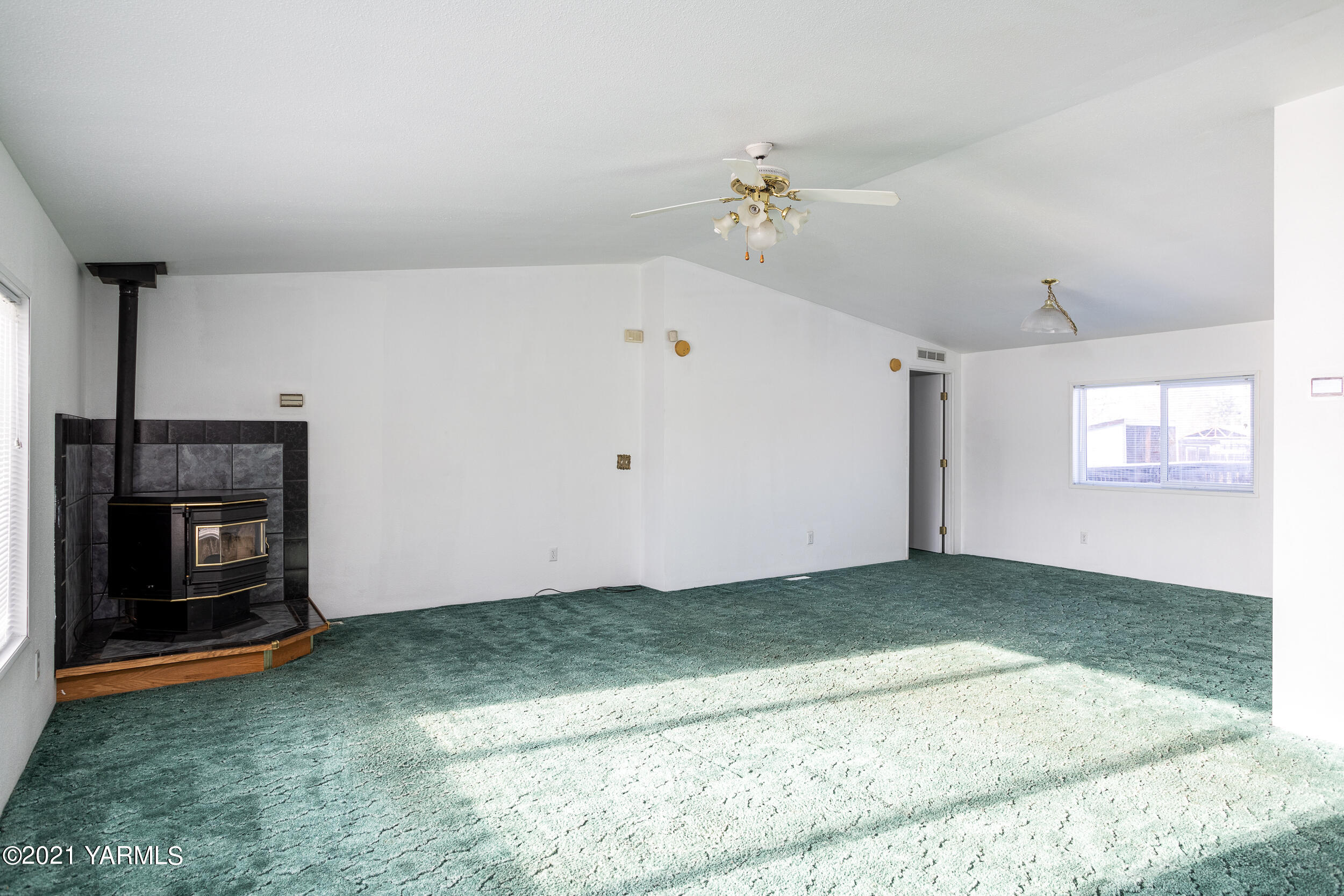 12301 Meadowbrook Road Yakima, WA 98903 - Photo 4 of 22 12301MBrook_09