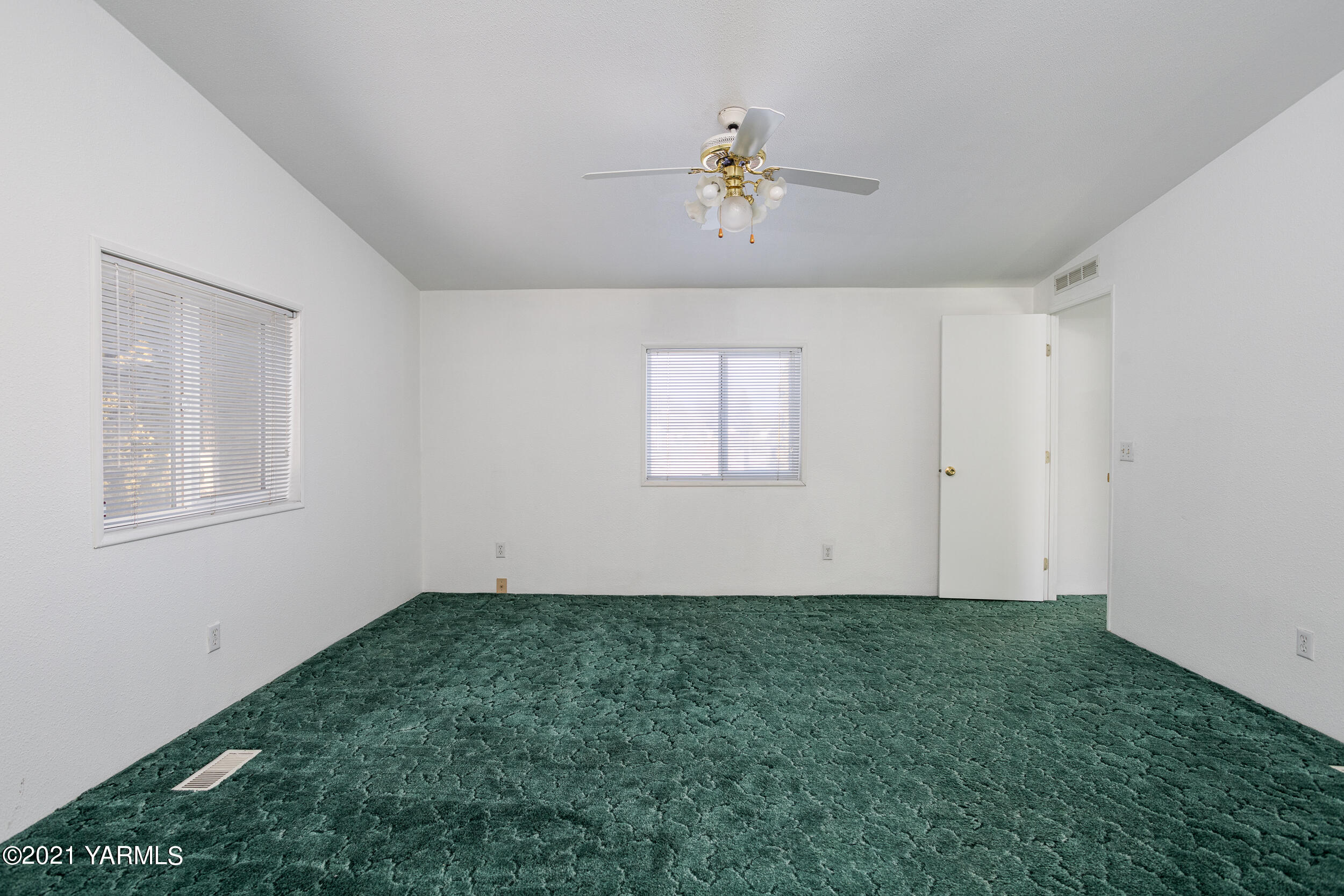 12301 Meadowbrook Road Yakima, WA 98903 - Photo 10 of 22 12301MBrook_20