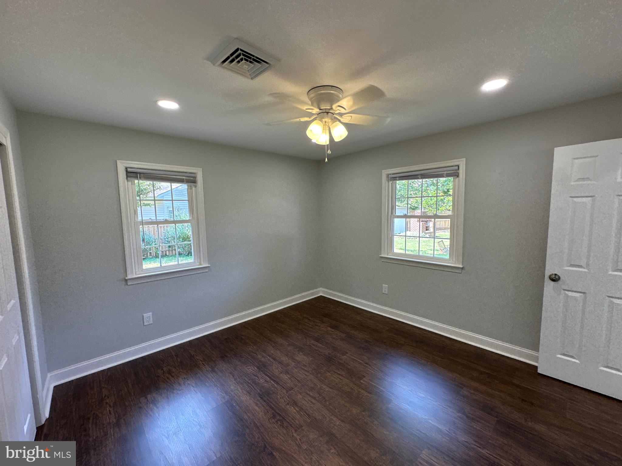 916 Bay Circle Woodbridge, VA 22191 - Photo 21 of 68 Master bedroom
