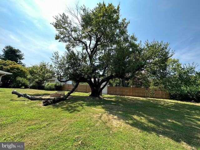 $563,000 | 916 Bay Circle, Woodbridge, VA 22191