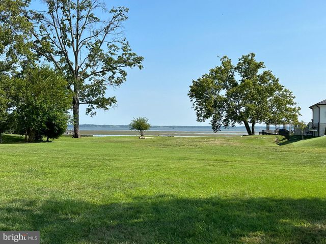 $563,000 | 916 Bay Circle, Woodbridge, VA 22191