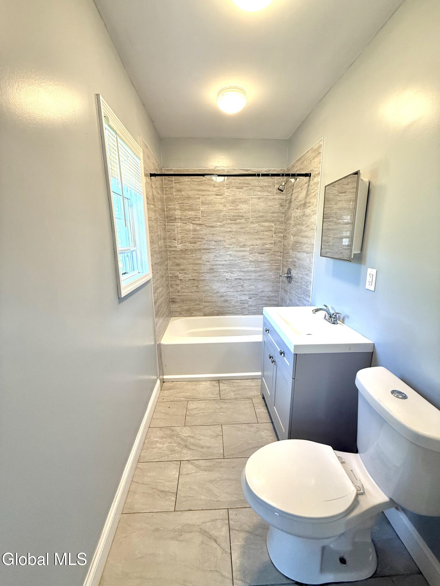 126 Prospect Street, Unit 2 Schenectady, NY 12308 - Photo 12 of 13 IMG_4065