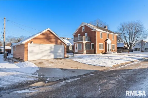 $289,900 | 2520 29th Street, Moline, IL 61265