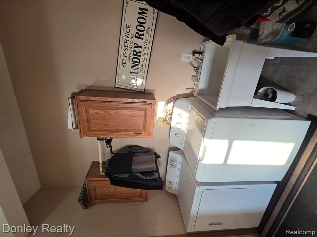3875 North Van Dyke Road Decker, MI 48426 - Photo 10 of 25