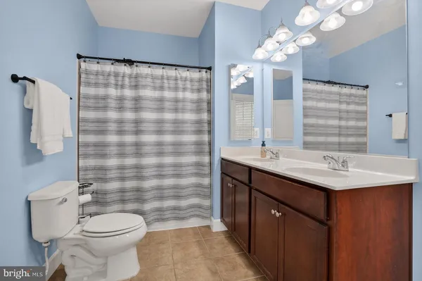 $1,275,000 | 15703 Woodchester Court, Leesburg, VA 20176