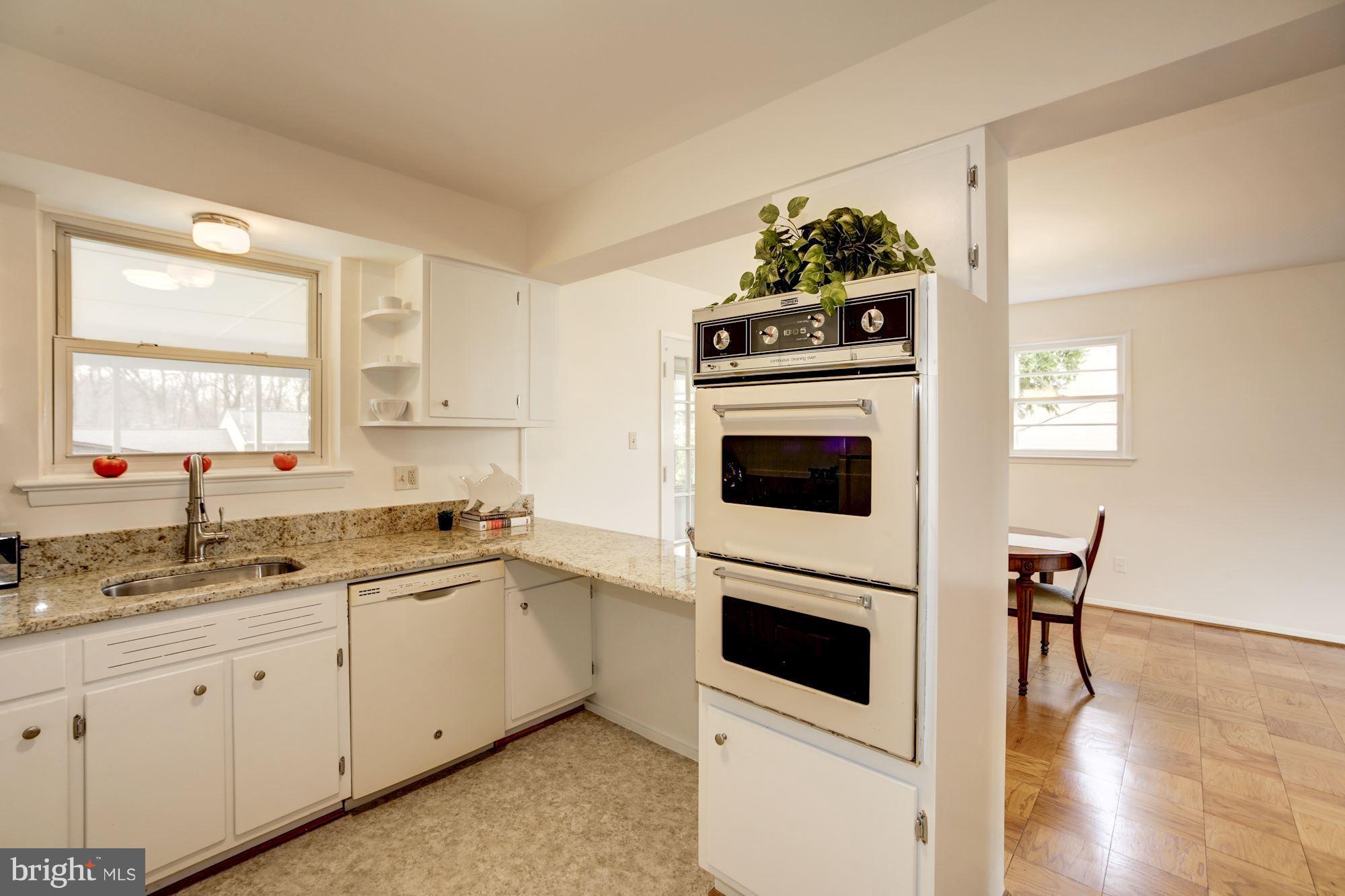 7611 Hogarth Street Springfield, VA 22151 - Photo 14 of 30 Kitchen
