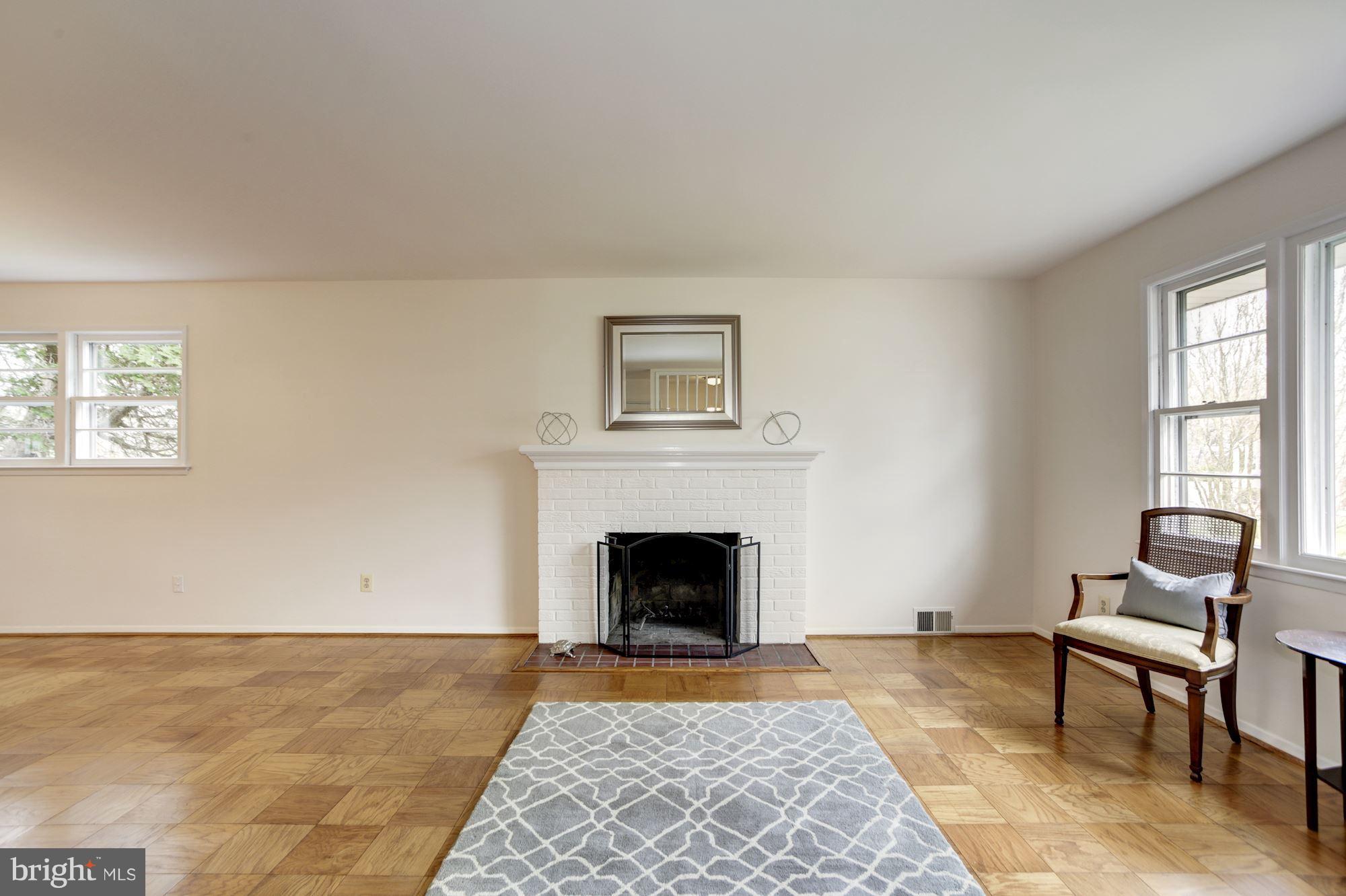 7611 Hogarth Street Springfield, VA 22151 - Photo 8 of 30 Living Room