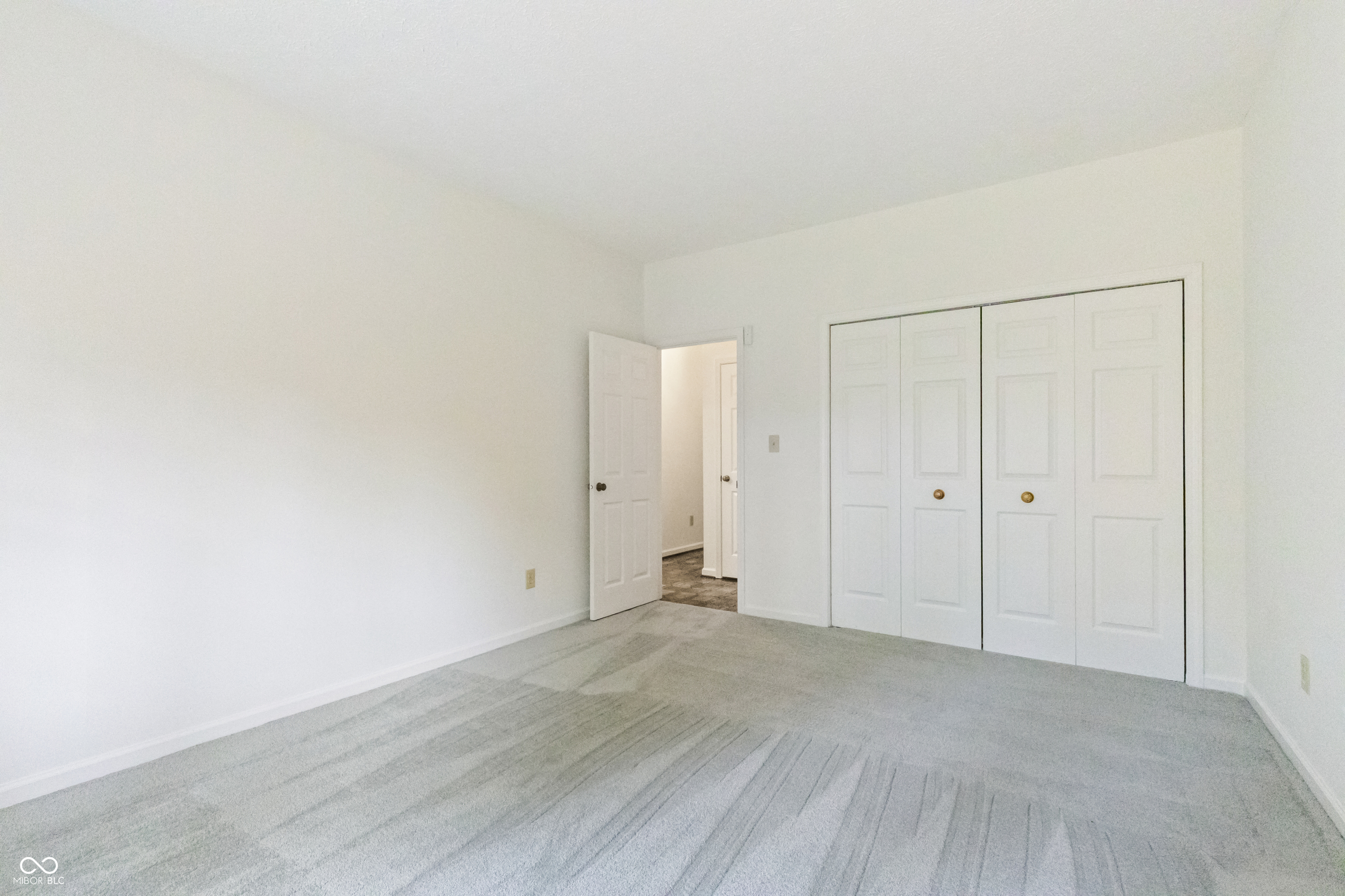 5409 Greenwillow Road Indianapolis, IN 46226 - Photo 21 of 47