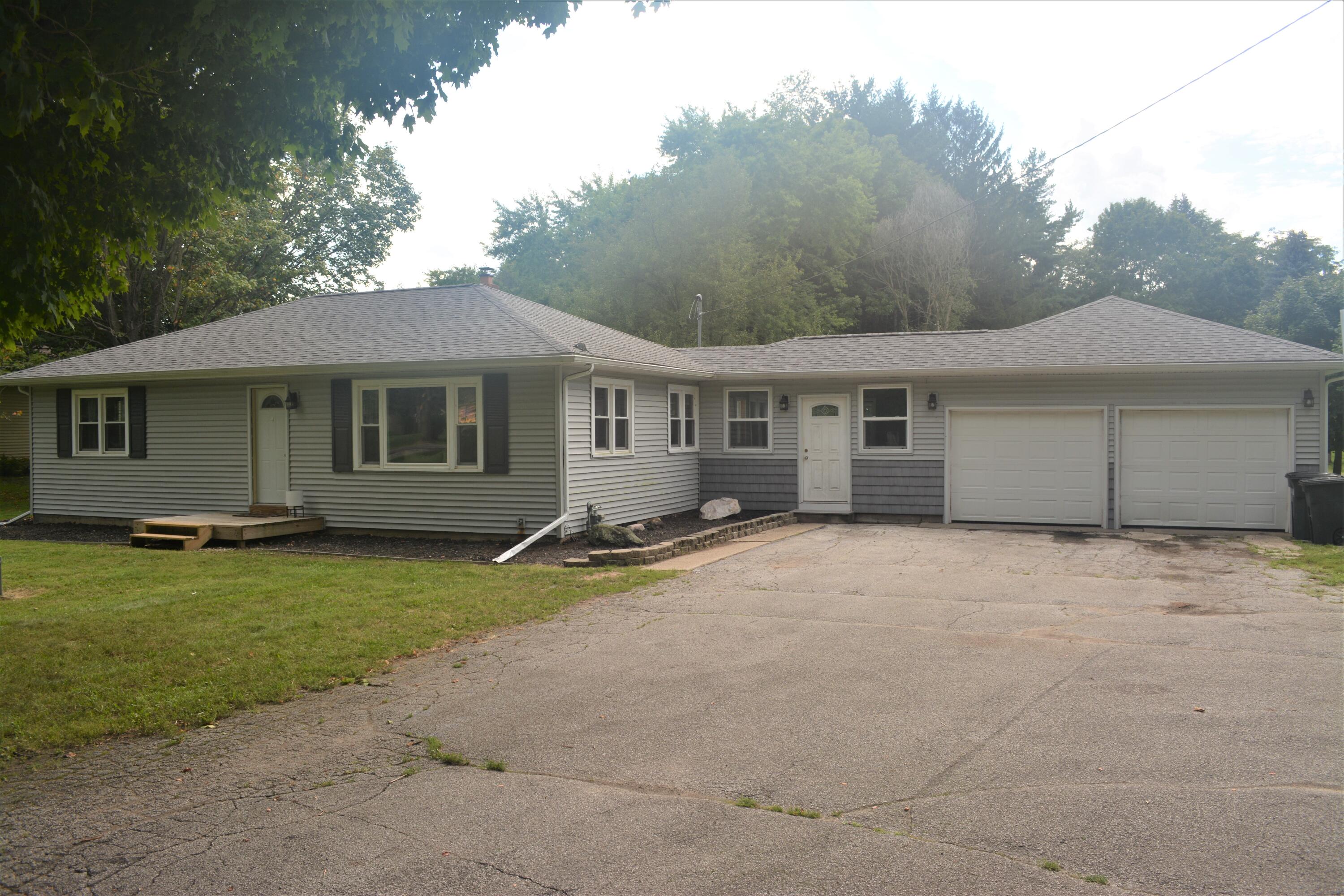12647 Perry Road Battle Creek, MI 49015 - Photo 3 of 26 DSC_0398 (2)