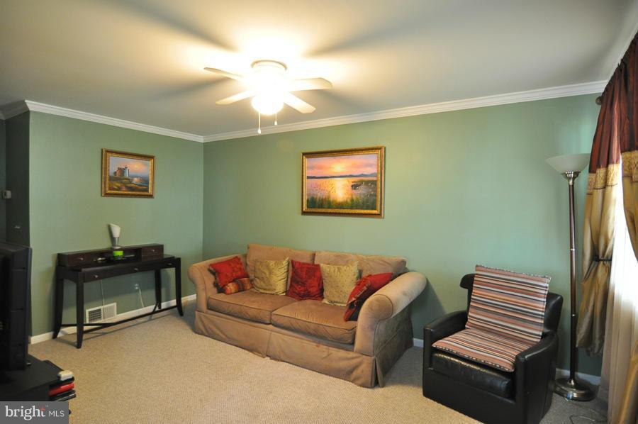 411 Elmwood Road Baltimore, MD 21206 - Photo 2 of 14 Living Room